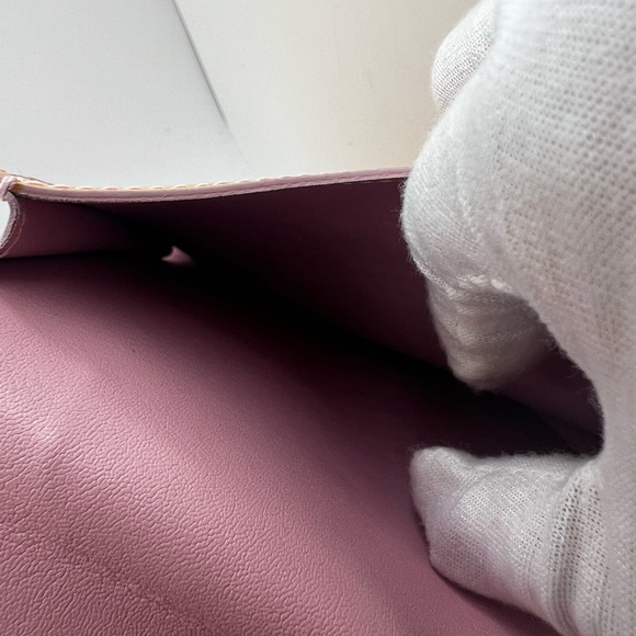 GUC Louis Vuitton Yellow Vernis Kenmore Crossbody - Picture 4 of 7